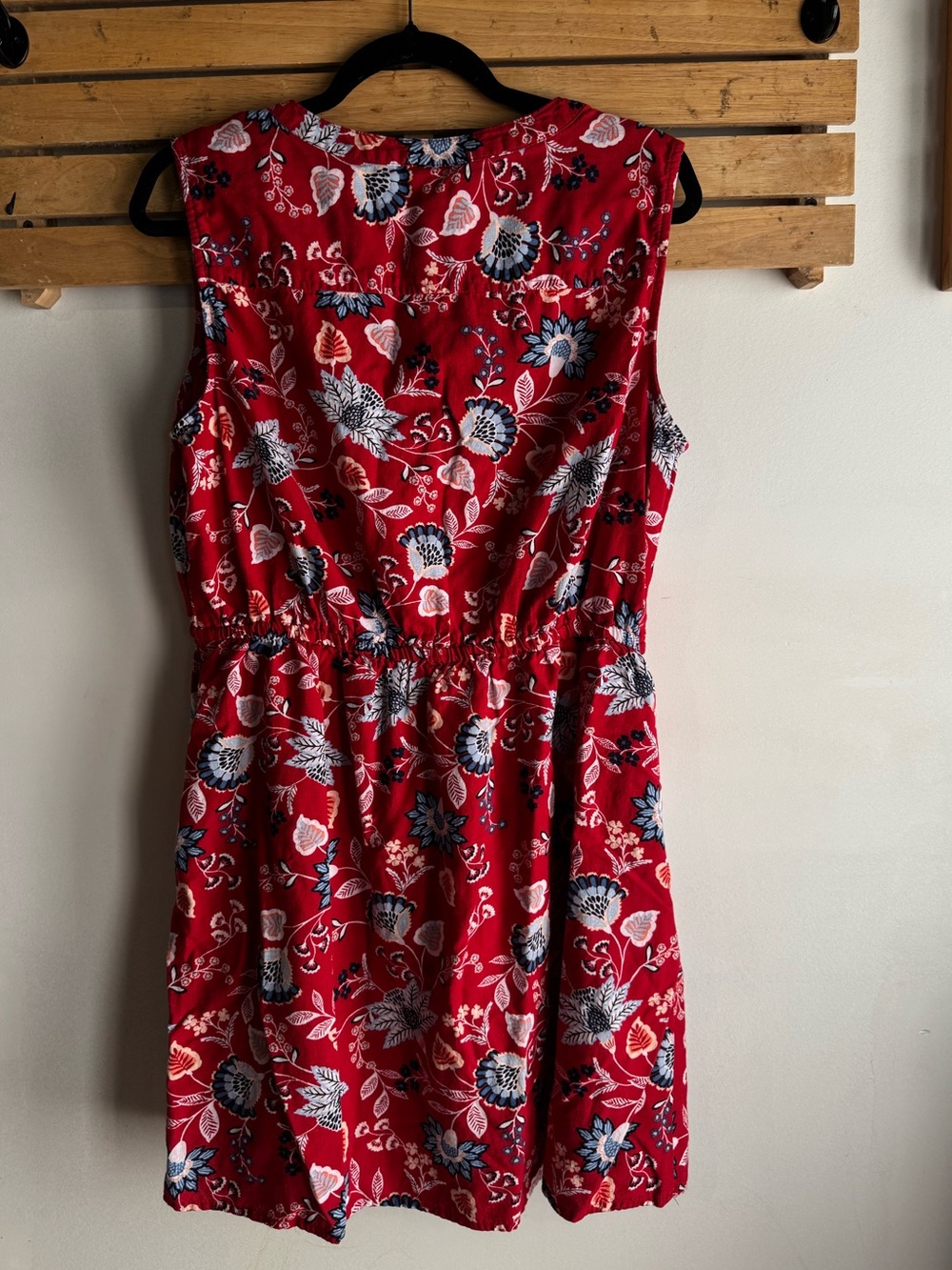 St. John's Bay Red White & Blue Floral V-Neck Mini Dress - Picture 8 of 9